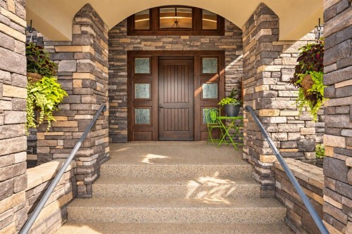 2012 63 Avenue, Lloydminster, AB 