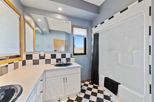 3302 64 Avenue, Lloydminster, AB 