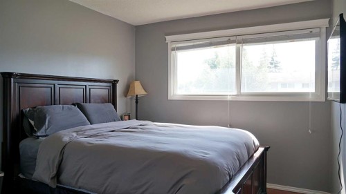 300 3 Street North, Marwayne, AB 