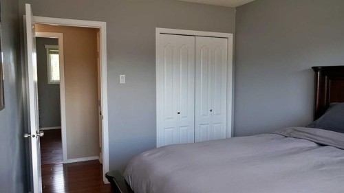 300 3 Street North, Marwayne, AB 