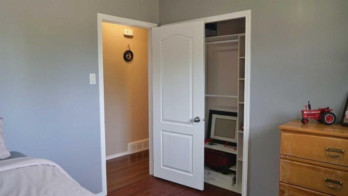 300 3 Street North, Marwayne, AB 