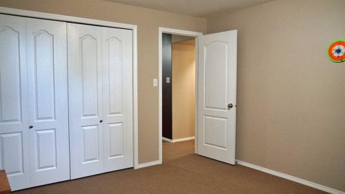 300 3 Street North, Marwayne, AB 