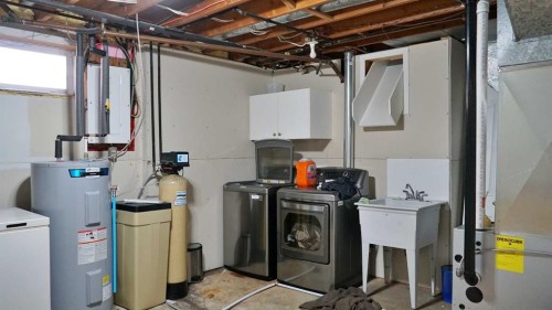 300 3 Street North, Marwayne, AB 