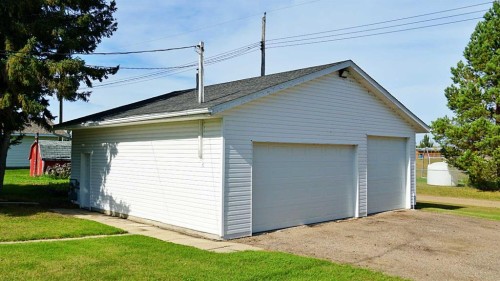 300 3 Street North, Marwayne, AB 