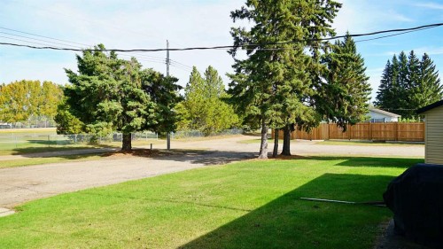 300 3 Street North, Marwayne, AB 