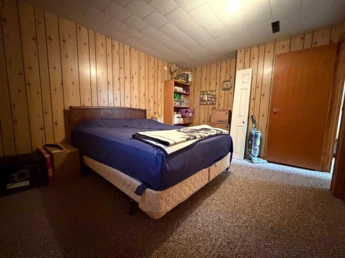1305 5 Avenue, Wainwright, AB 