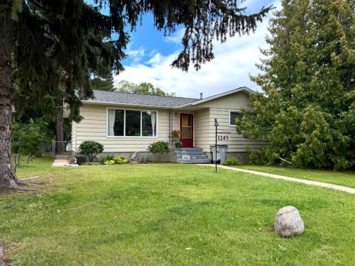1305 5 Avenue, Wainwright, AB 