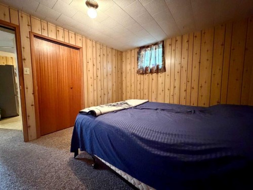 1305 5 Avenue, Wainwright, AB 