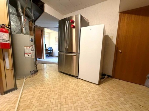 1305 5 Avenue, Wainwright, AB 