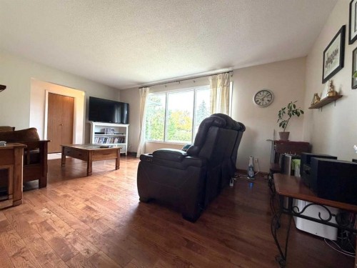 1305 5 Avenue, Wainwright, AB 