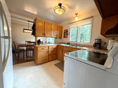 1305 5 Avenue, Wainwright, AB 