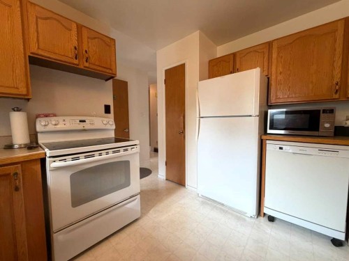 1305 5 Avenue, Wainwright, AB 