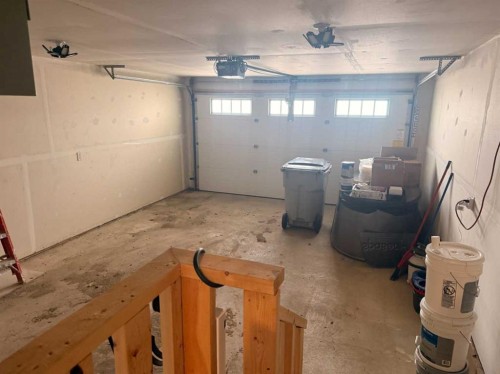 707 9 Avenue, Wainwright, AB 