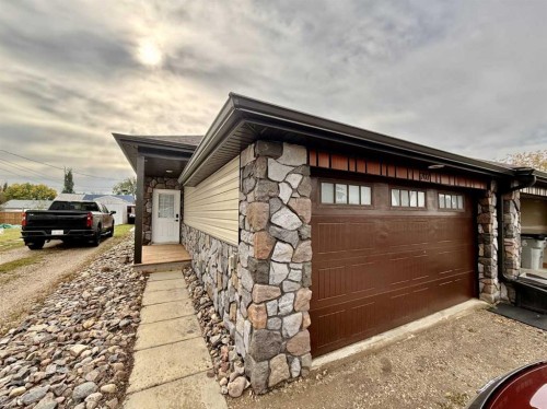 707 9 Avenue, Wainwright, AB 