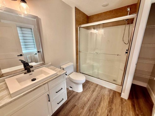 707 9 Avenue, Wainwright, AB 