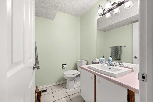 4019 58 Avenue Close, Lloydminster, AB 