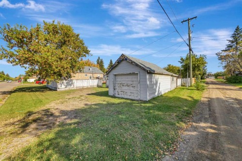 5021 54A Street, Lloydminster, AB 