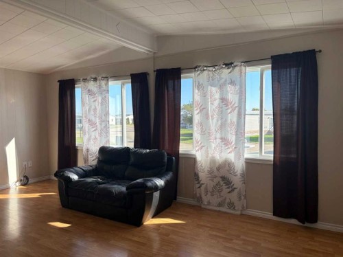 125-5308 57 Street East, Lloydminster, AB 