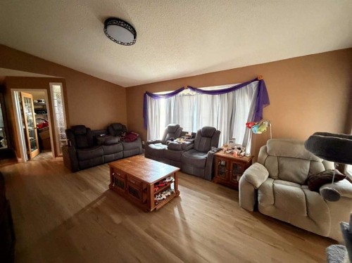 18-Combs Drive, Rural Wainwright No. 61, M.D. Of, AB 