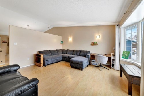 207 3Rd Avenue East, Neilburg, SK 