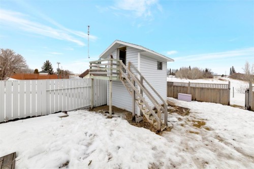 207 3Rd Avenue East, Neilburg, SK 
