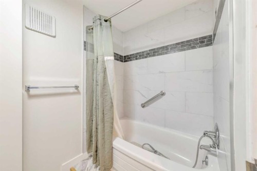 5207 48 Street, Lloydminster, AB 