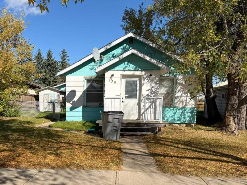 730 6 Avenue  Wainwright, AB T9W 1A2