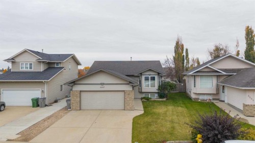 3207 66 Avenue  Lloydminster, AB T9V 3H9