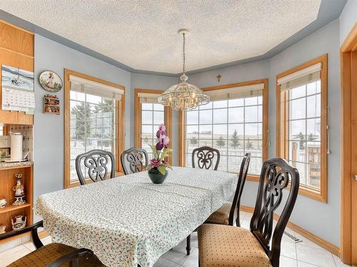 254209 Woodland Road, Rural Rocky View County, AB - Indoor Photo Showing Dining Room