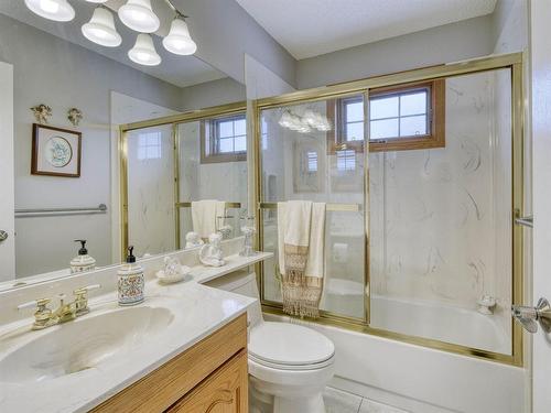 254209 Woodland Road, Rural Rocky View County, AB - Indoor Photo Showing Bathroom