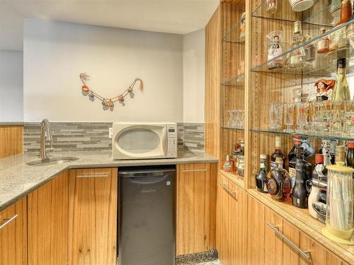 254209 Woodland Road, Rural Rocky View County, AB - Indoor Photo Showing Kitchen