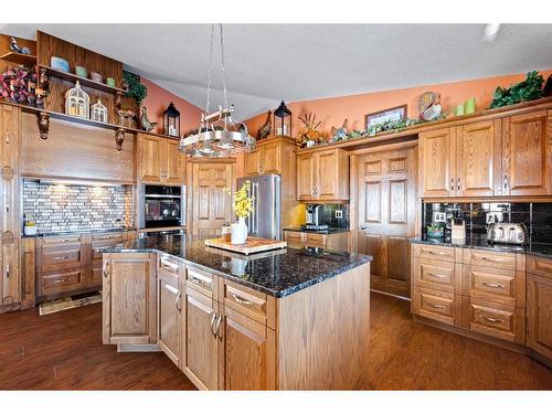 18 205010 Range Road 145, Rural Newell, County Of, AB - Indoor Photo Showing Kitchen