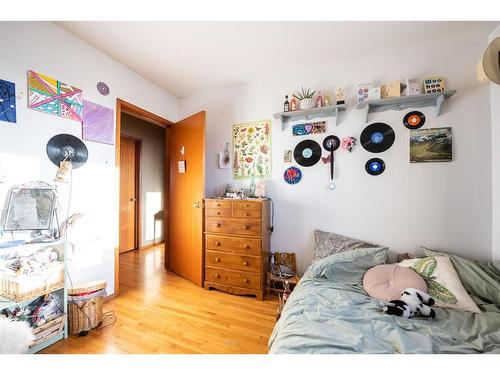 244027 Horizon View Road, Rural Rocky View County, AB - Indoor Photo Showing Bedroom