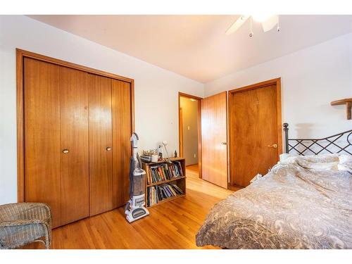 244027 Horizon View Road, Rural Rocky View County, AB - Indoor Photo Showing Bedroom