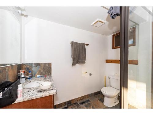 244027 Horizon View Road, Rural Rocky View County, AB - Indoor Photo Showing Bathroom