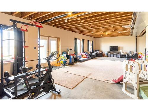 204022 Highway 564, Hussar, AB - Indoor Photo Showing Gym Room