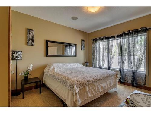 298077 218 Street West, Rural Foothills County, AB - Indoor Photo Showing Bedroom