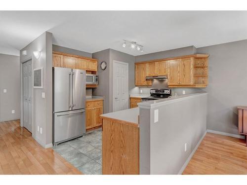 7C Otter Lane, Banff, AB - Indoor Photo Showing Kitchen