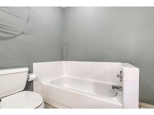 7C Otter Lane, Banff, AB - Indoor Photo Showing Bathroom