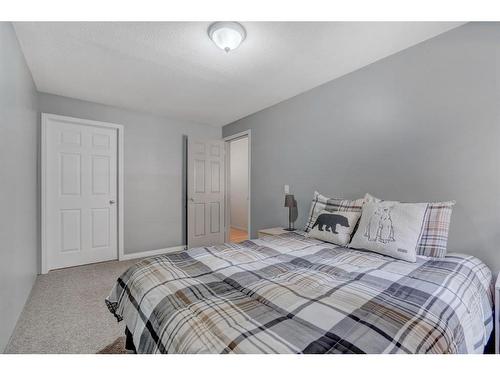 7C Otter Lane, Banff, AB - Indoor Photo Showing Bedroom