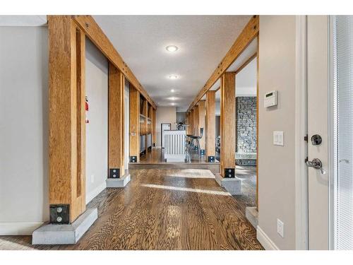 304075 549 Highway, Rural Foothills County, AB - Indoor Photo Showing Living Room