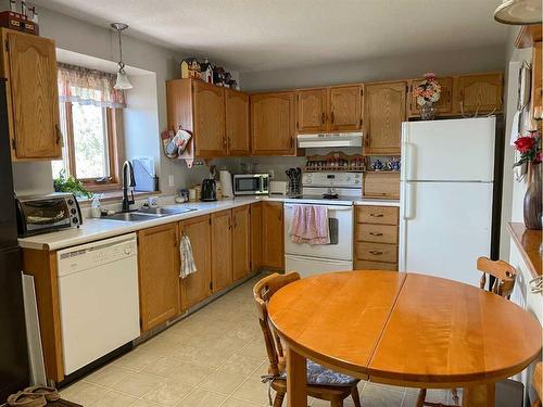 5322 43 Street, Cold Lake, AB - Indoor Photo Showing Kitchen With Double Sink