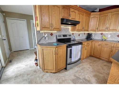 25039 A & B Township Road 542, Marwayne, AB - Indoor Photo Showing Kitchen