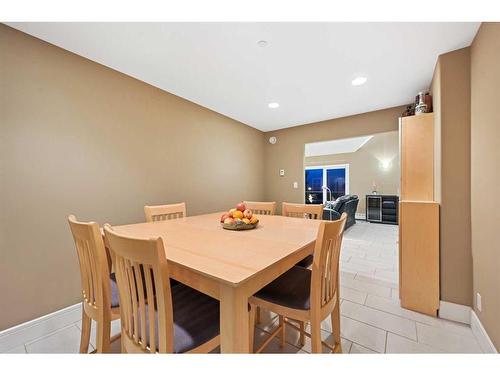 2565 Tecumseh Road, Crowsnest Pass, AB - Indoor Photo Showing Dining Room