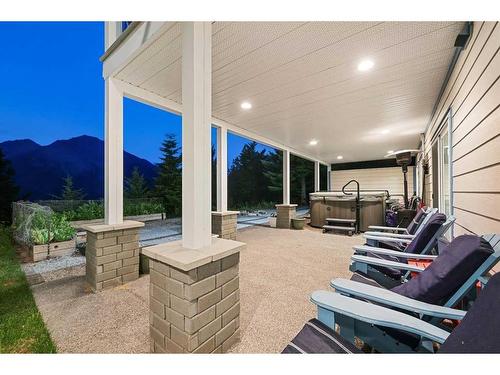 2565 Tecumseh Road, Crowsnest Pass, AB - Outdoor