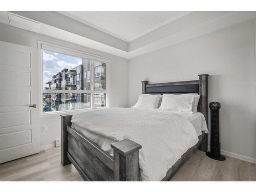 317-80 Carrington Plaza Nw, Calgary, AB - Indoor Photo Showing Bedroom