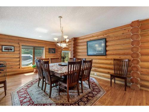 231065 Range Road 54, Bragg Creek, AB - Indoor Photo Showing Dining Room