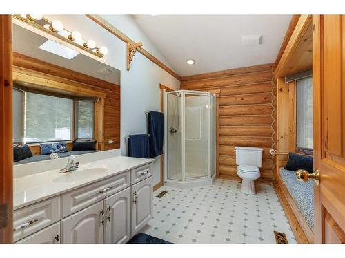 231065 Range Road 54, Bragg Creek, AB - Indoor Photo Showing Bathroom