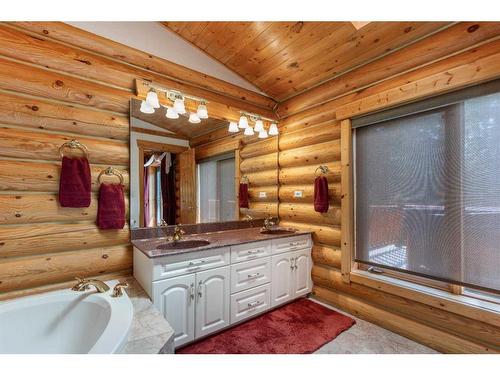 231065 Range Road 54, Bragg Creek, AB - Indoor Photo Showing Bathroom