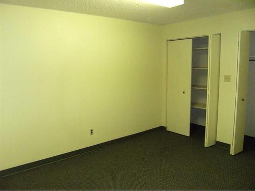 117 4 Avenue Se, Three Hills, AB - Indoor Photo Showing Other Room